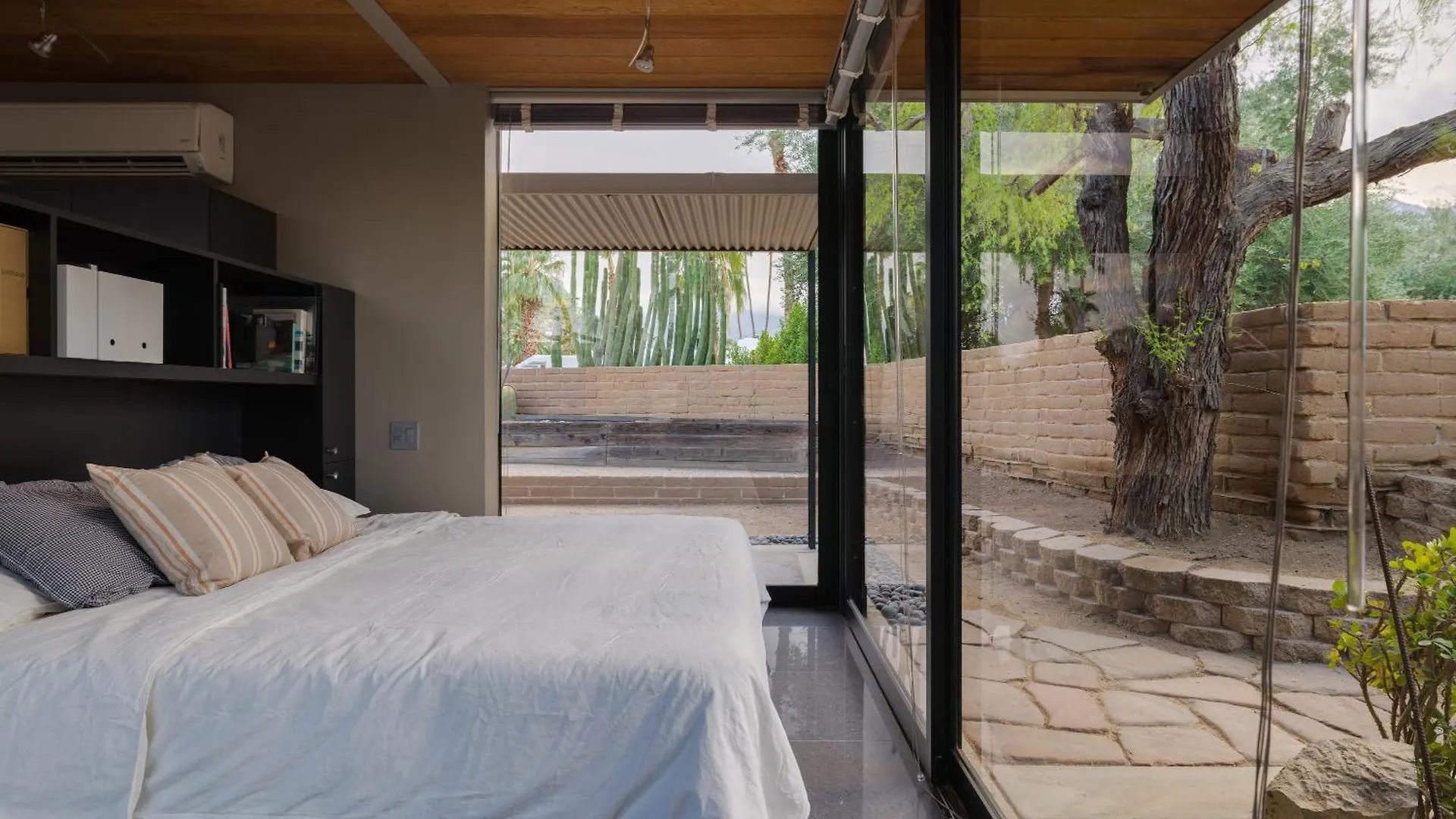 Architectural Experience At The Cody'S Cody Villa Palm Springs